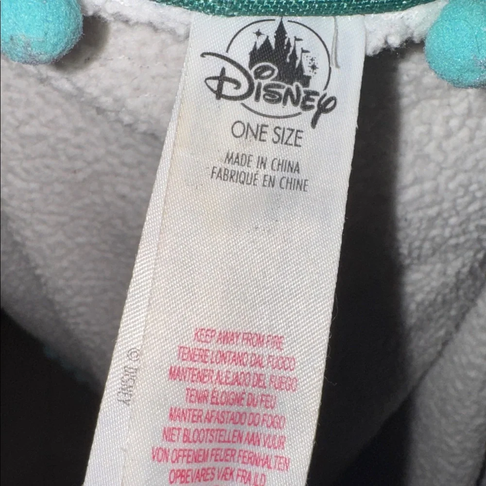 Disney Festive Holiday Blanket Throw Stitch Mickey Minnie Pom-Pom Fringe